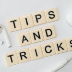 Buying tips in UAE 2025 – smart shoppers comparing prices, using deals, and saving money in Dubai and Abu Dhabi malls